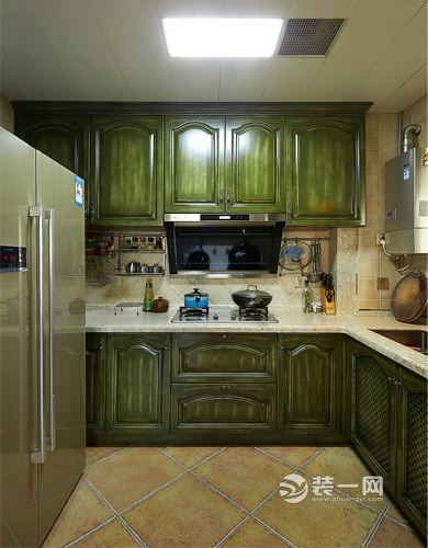 绿青色为基调 扬州装修网89平美式复古三居室设计